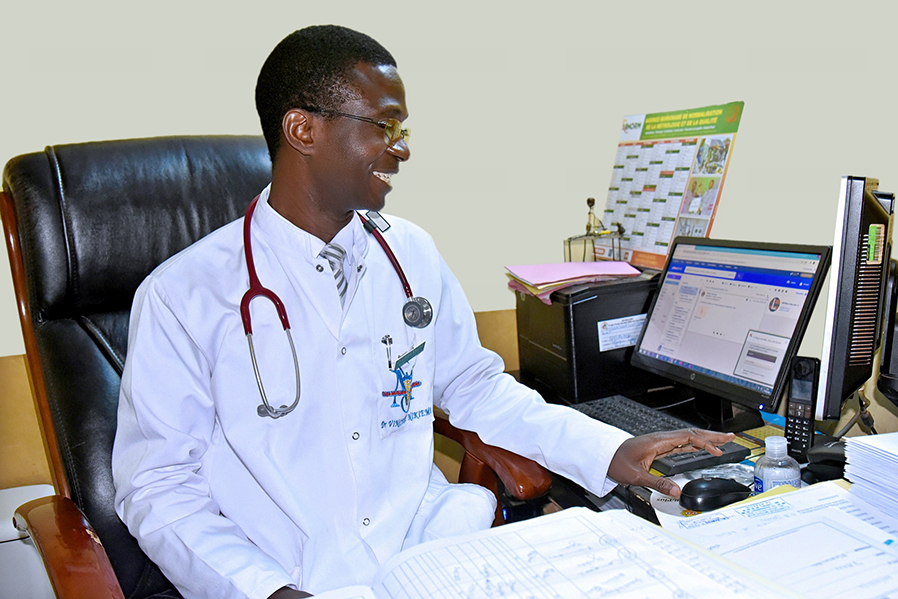 Dr_Nikiema_bureau
